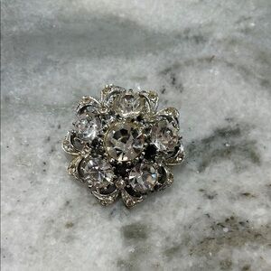 VINTAGE Elegant Silver Crystal Brooch
